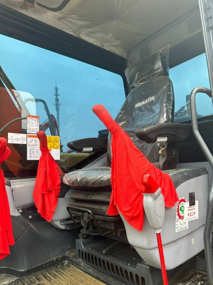 Komatsu PC 130  - Гусеничный экскаватор: фото 3 Komatsu PC 130  - Гусеничный экскаватор: фото 3