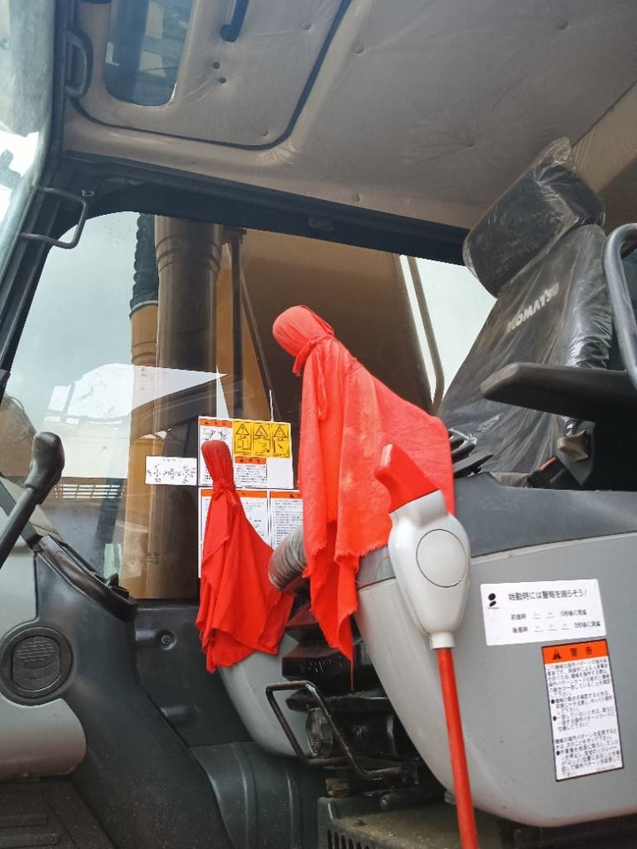 Komatsu PC 220-8  - Гусеничный экскаватор: фото 5 Komatsu PC 220-8  - Гусеничный экскаватор: фото 5