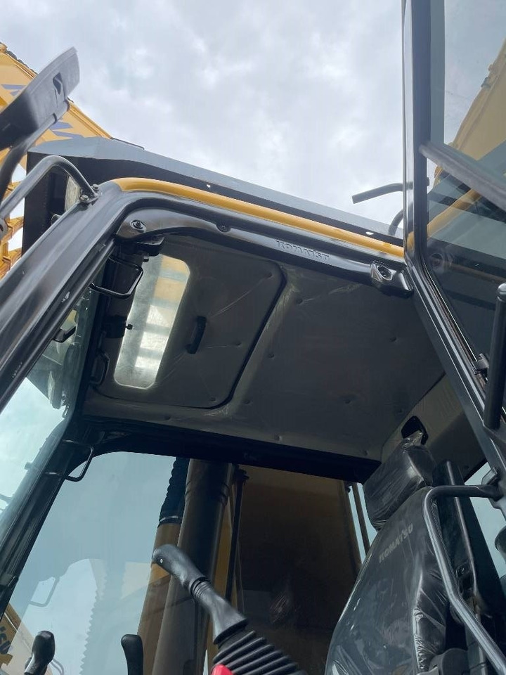 Komatsu PC 220 - Гусеничный экскаватор: фото 5 Komatsu PC 220 - Гусеничный экскаватор: фото 5
