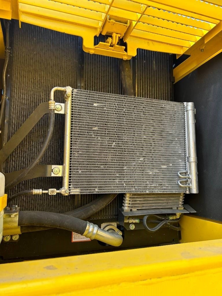 Komatsu PC 240 - Гусеничный экскаватор: фото 2 Komatsu PC 240 - Гусеничный экскаватор: фото 2