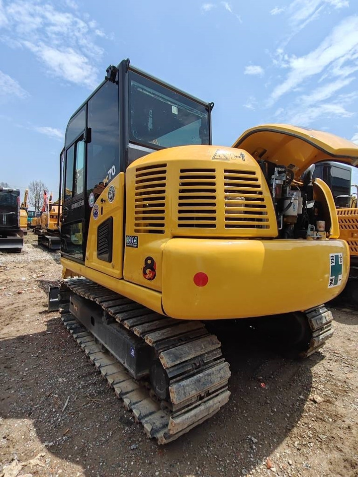 Komatsu PC 70  - Гусеничный экскаватор: фото 2 Komatsu PC 70  - Гусеничный экскаватор: фото 2