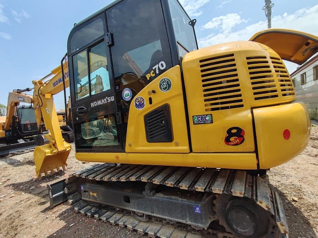 Komatsu PC 70  - Гусеничный экскаватор: фото 3 Komatsu PC 70  - Гусеничный экскаватор: фото 3