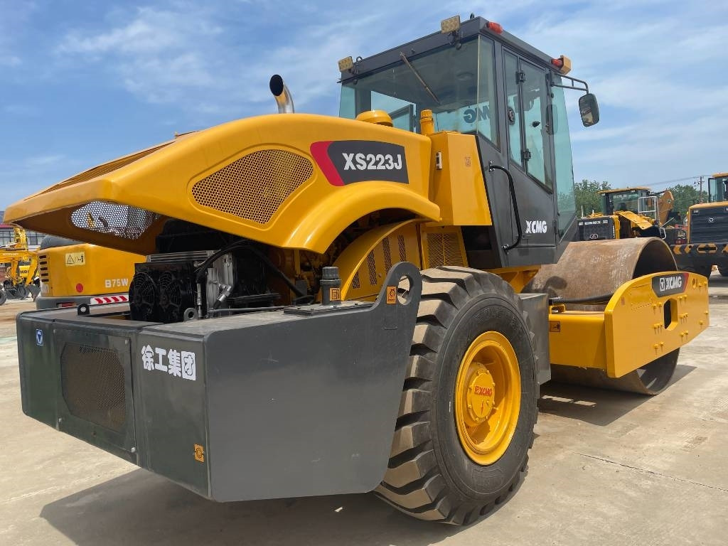 XCMG XS 223 J  - Компактор: фото 4 XCMG XS 223 J  - Компактор: фото 4