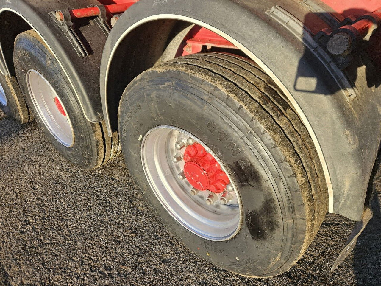 Janmil NWD 40 m3 - 2016 year of production - new floor - new tires - Самосвальный полуприцеп: фото 4 Janmil NWD 40 m3 - 2016 year of production - new floor - new tires - Самосвальный полуприцеп: фото 4