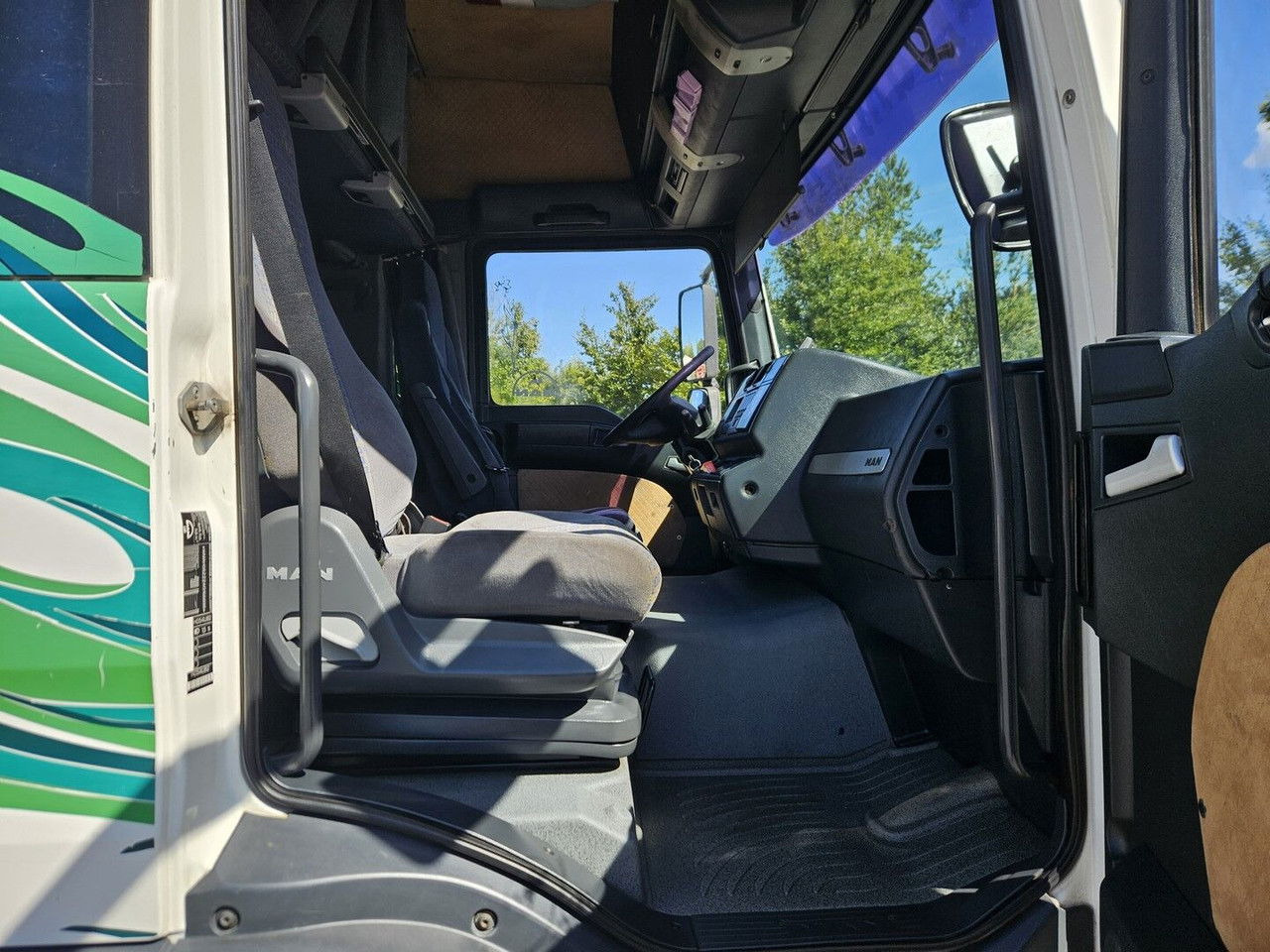 Тягач MAN 18.413 FLS - Manual pump and injectors, Intarder, Airco: фото 15 Тягач MAN 18.413 FLS - Manual pump and injectors, Intarder, Airco: фото 15