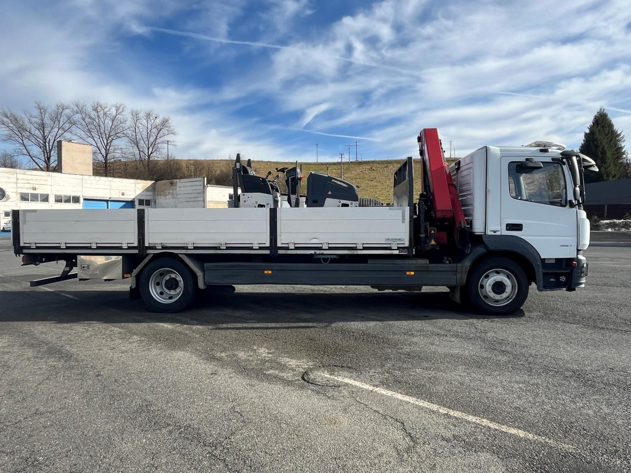 Грузовик бортовой/ Платформа, Автоманипулятор Mercedes truck ATEGO, 1527, Crane HMF 1120 - K5: фото 15