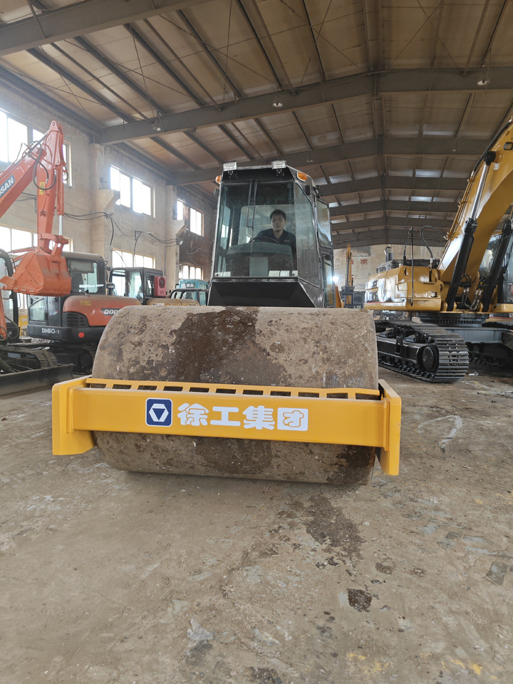 XCMG YZ18JC Used xcmg road roller/compactor - Дорожный каток: фото 5 XCMG YZ18JC Used xcmg road roller/compactor - Дорожный каток: фото 5