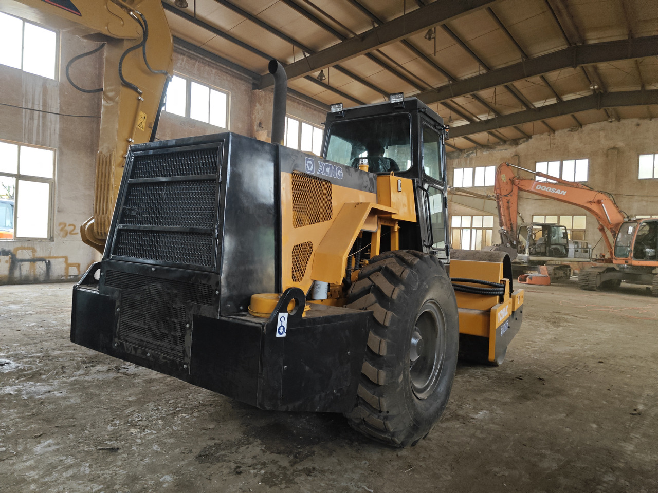 XCMG YZ18JC Used xcmg road roller/compactor - Дорожный каток: фото 3 XCMG YZ18JC Used xcmg road roller/compactor - Дорожный каток: фото 3
