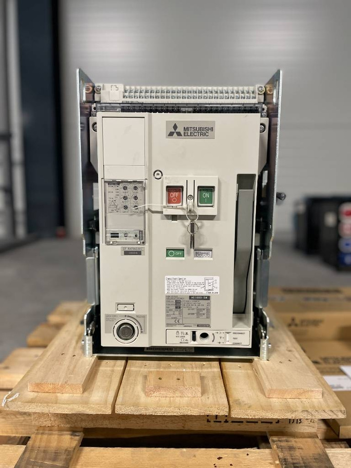 Mitsubishi Circuit breaker 1000A - AE1000-SW 3P - DPX-12648 - Строительная техника: фото 1 Mitsubishi Circuit breaker 1000A - AE1000-SW 3P - DPX-12648 - Строительная техника: фото 1