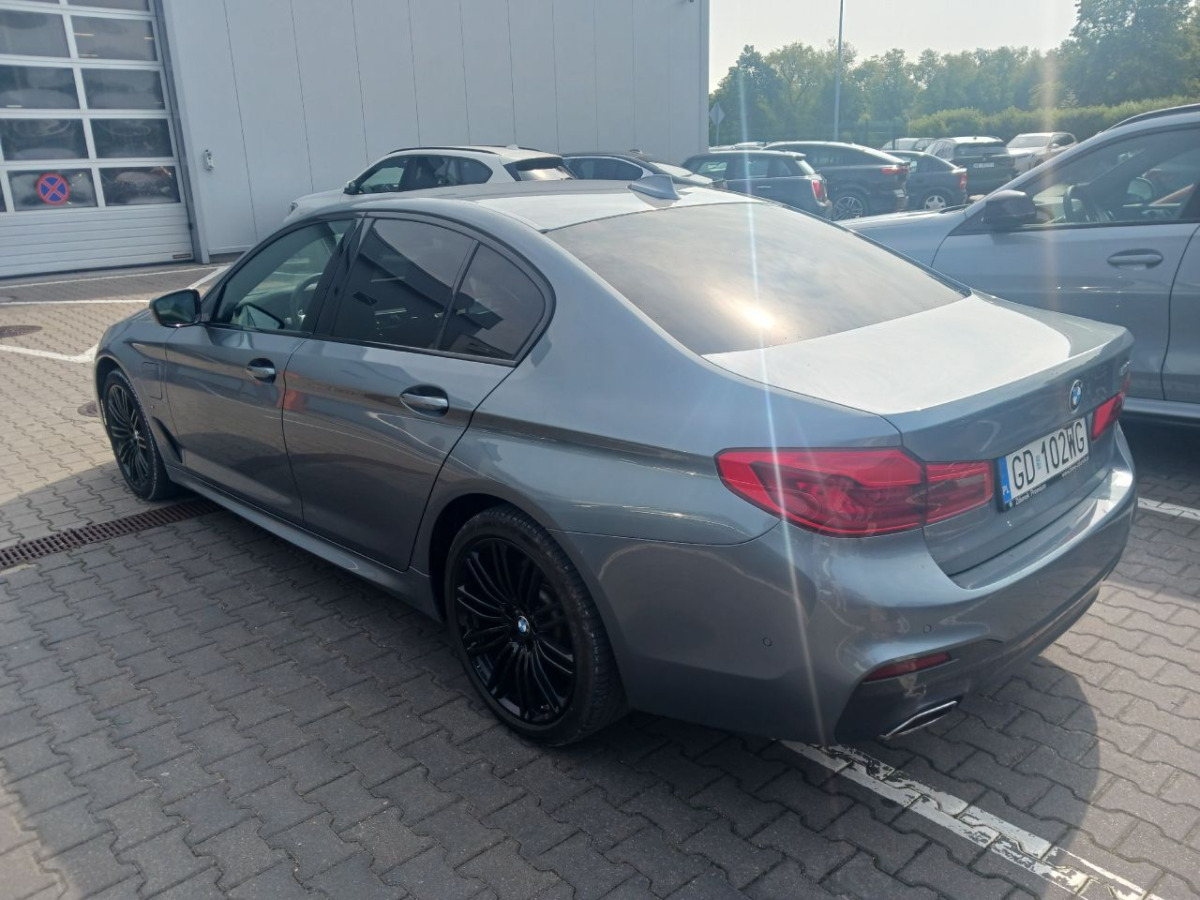 BMW 530E IPERFORMANCE SEDAN - Седан: фото 4 BMW 530E IPERFORMANCE SEDAN - Седан: фото 4