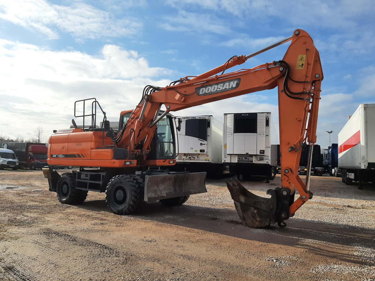 Koparka kołowa Doosan DX190W-3 2014 - 9261 mtg - silnik sprawny - Колёсный экскаватор: фото 1 Koparka kołowa Doosan DX190W-3 2014 - 9261 mtg - silnik sprawny - Колёсный экскаватор: фото 1