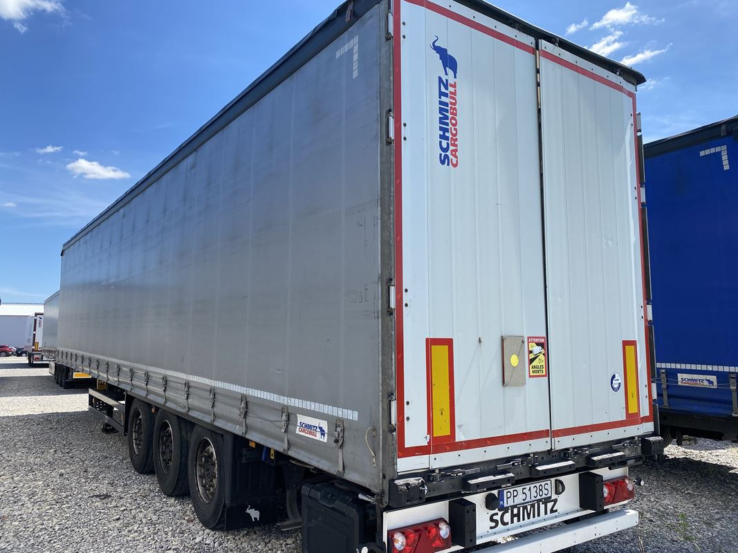 SCHMITZ CARGOBULL SCB S3T FIRANA - Тентованный прицеп: фото 3 SCHMITZ CARGOBULL SCB S3T FIRANA - Тентованный прицеп: фото 3
