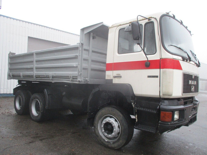 MAN 26 322 ZF Manual , 6x4 , 3 way tipper , Spring suspension - Самосвал: фото 4 MAN 26 322 ZF Manual , 6x4 , 3 way tipper , Spring suspension - Самосвал: фото 4