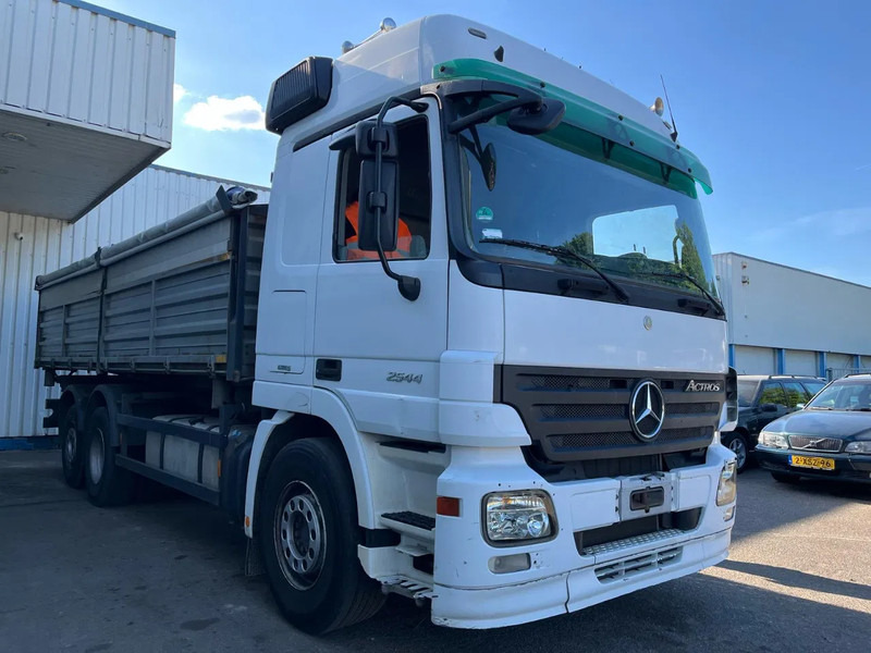 Mercedes-Benz Actros 2544 , MP2 -MP3 , 6x2 , 3 Way Tipper - Самосвал: фото 4 Mercedes-Benz Actros 2544 , MP2 -MP3 , 6x2 , 3 Way Tipper - Самосвал: фото 4
