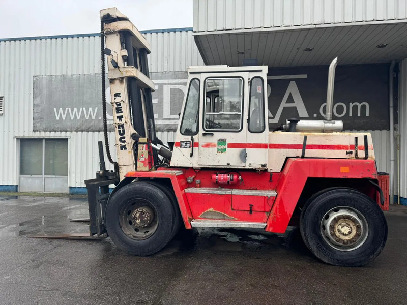 Svetruck 860-28 Pneumatic Tire Forklift - Дизельный погрузчик: фото 2 Svetruck 860-28 Pneumatic Tire Forklift - Дизельный погрузчик: фото 2