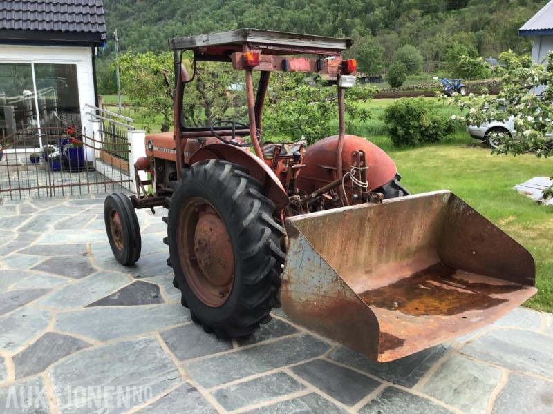 1966 Massey-Ferguson 130 Traktor m/Dalen-skuffe - Трактор: фото 4 1966 Massey-Ferguson 130 Traktor m/Dalen-skuffe - Трактор: фото 4