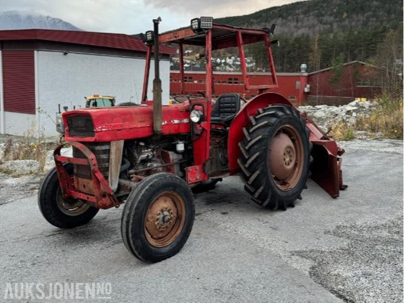 1971 Massey Ferguson 135 - MVA FRI traktor - Трактор: фото 1 1971 Massey Ferguson 135 - MVA FRI traktor - Трактор: фото 1