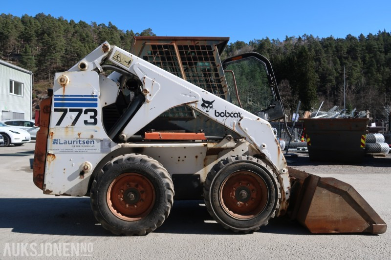 1997 Bobcat 773 Kompaktlaster / Mye utstyr / 1925 timer - Мини-погрузчик с бортовым поворотом: фото 4 1997 Bobcat 773 Kompaktlaster / Mye utstyr / 1925 timer - Мини-погрузчик с бортовым поворотом: фото 4