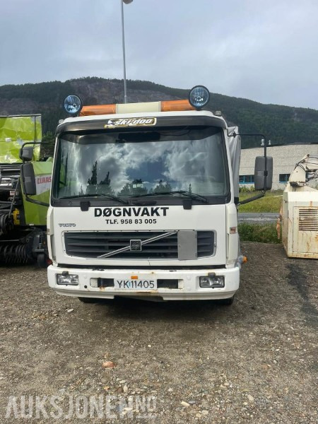 2000 Volvo FL 608 - Verkstedbil med kompressor som drives av en bensinmotor. - Грузовик бортовой/ Платформа: фото 2 2000 Volvo FL 608 - Verkstedbil med kompressor som drives av en bensinmotor. - Грузовик бортовой/ Платформа: фото 2