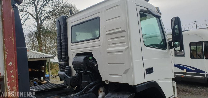 2000 Volvo FM-12 MED KASSE OG MASKINFLAK - Крюковой мультилифт: фото 4 2000 Volvo FM-12 MED KASSE OG MASKINFLAK - Крюковой мультилифт: фото 4