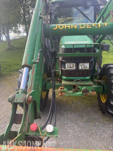 2004 John Deere 6320 - traktor med frontlaste - Трактор: фото 4 2004 John Deere 6320 - traktor med frontlaste - Трактор: фото 4