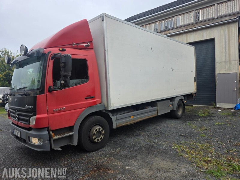 2005 Mercedes-Benz 1523L Atego, Reparasjonsobjekt - Грузовик с закрытым кузовом: фото 2 2005 Mercedes-Benz 1523L Atego, Reparasjonsobjekt - Грузовик с закрытым кузовом: фото 2