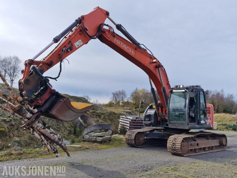 2009 Hitachi ZX225USLC-3 Beltegraver m/GPS/Rototilt med klype/Pusseskuffe, 12800 timer - Экскаватор: фото 1 2009 Hitachi ZX225USLC-3 Beltegraver m/GPS/Rototilt med klype/Pusseskuffe, 12800 timer - Экскаватор: фото 1