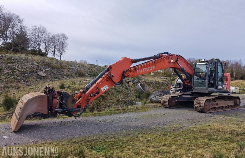 2009 Hitachi ZX225USLC-3 Beltegraver m/GPS/Rototilt med klype/Pusseskuffe, 12800 timer - Экскаватор: фото 2 2009 Hitachi ZX225USLC-3 Beltegraver m/GPS/Rototilt med klype/Pusseskuffe, 12800 timer - Экскаватор: фото 2