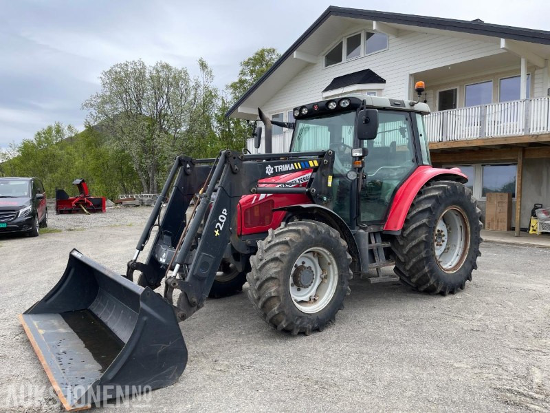 2009 Massey Ferguson MF 5435 Dyna-4 Med frontlaster og snøskuffe - Трактор: фото 1 2009 Massey Ferguson MF 5435 Dyna-4 Med frontlaster og snøskuffe - Трактор: фото 1