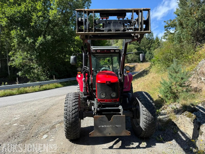 2010 Massey Ferguson 6470 Dyna-6 Brøyteplate laster - Трактор: фото 3 2010 Massey Ferguson 6470 Dyna-6 Brøyteplate laster - Трактор: фото 3
