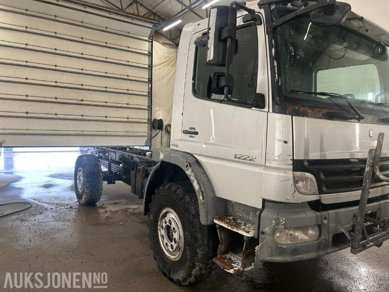 2010 Mercedes-Benz Atego 1222 4x4 chassis - Грузовик-шасси: фото 2 2010 Mercedes-Benz Atego 1222 4x4 chassis - Грузовик-шасси: фото 2