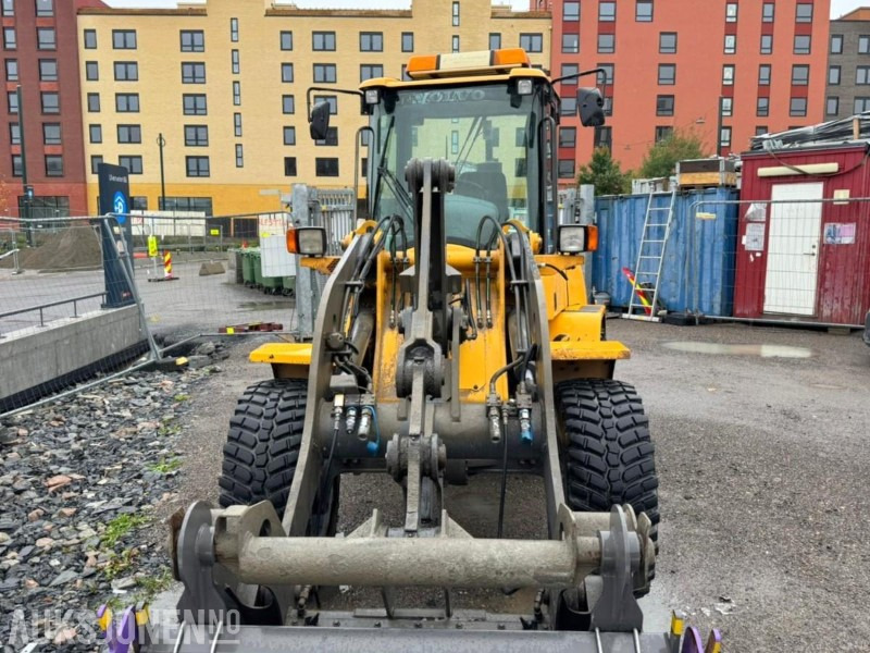 2010 Volvo L35B PRO HJULLASTER - 2711 TIMER, RYGGEKAMERA, DIFF.SPERRER, SKUFFE, HYDR. PALLEGAFLER, HURTIGKOBLING, TP-LINKAGE - Колёсный погрузчик: фото 2 2010 Volvo L35B PRO HJULLASTER - 2711 TIMER, RYGGEKAMERA, DIFF.SPERRER, SKUFFE, HYDR. PALLEGAFLER, HURTIGKOBLING, TP-LINKAGE - Колёсный погрузчик: фото 2
