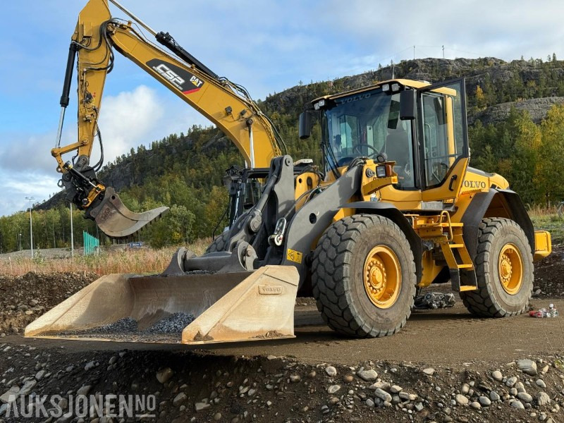 2011 Volvo L70F - Sentralsmøring - Spakestyring - 8830 timer - 13 700kg - Колёсный погрузчик: фото 1 2011 Volvo L70F - Sentralsmøring - Spakestyring - 8830 timer - 13 700kg - Колёсный погрузчик: фото 1