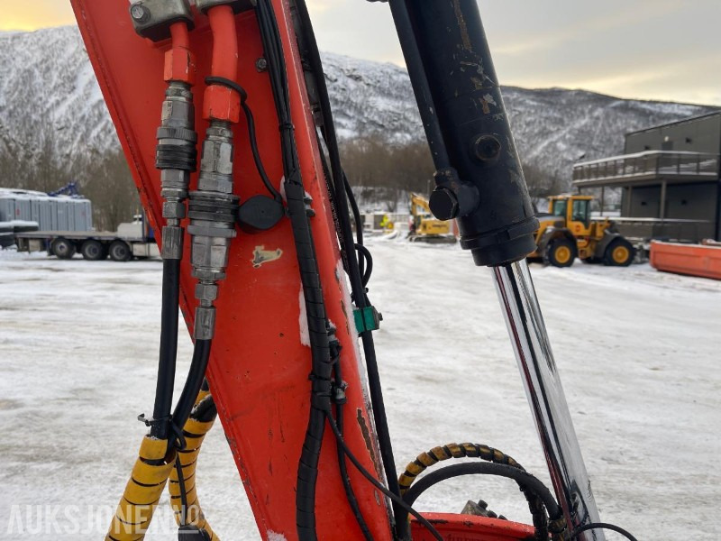 Мини-экскаватор 2012 Kubota KX057-4 Gravemaskin med tiltrotator, tre skuffer, kun 4408 timer: фото 17 Мини-экскаватор 2012 Kubota KX057-4 Gravemaskin med tiltrotator, tre skuffer, kun 4408 timer: фото 17