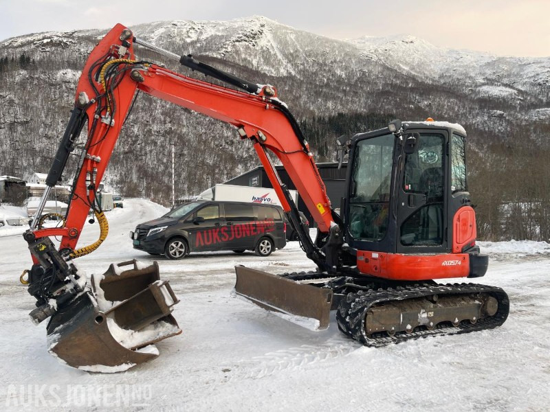 2012 Kubota KX057-4 Gravemaskin med tiltrotator, tre skuffer, kun 4408 timer - Мини-экскаватор: фото 1 2012 Kubota KX057-4 Gravemaskin med tiltrotator, tre skuffer, kun 4408 timer - Мини-экскаватор: фото 1