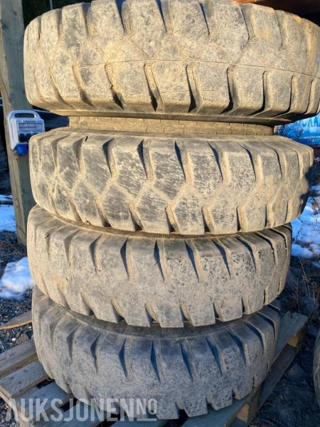 2013 NOKIAN 10.00-20 dekk til hjulgraver - Экскаватор: фото 1 2013 NOKIAN 10.00-20 dekk til hjulgraver - Экскаватор: фото 1