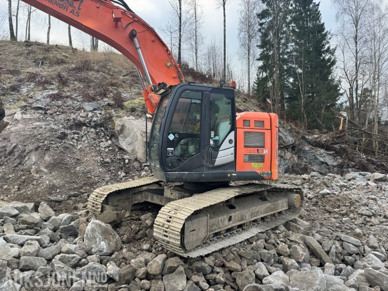 2014 Hitachi ZX225USLC-5B Beltegraver med tiltrotator og pusseskuffe - Экскаватор: фото 3 2014 Hitachi ZX225USLC-5B Beltegraver med tiltrotator og pusseskuffe - Экскаватор: фото 3