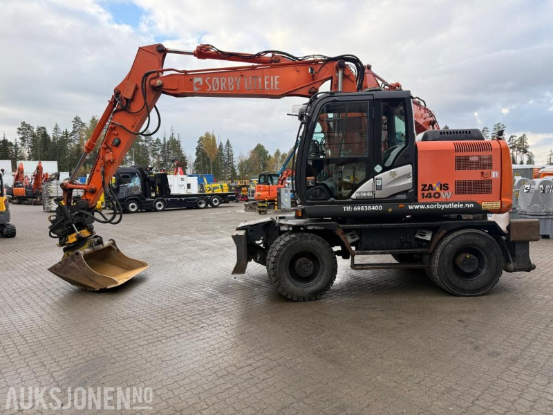 2014 Hitachi Zaxis 140W HJULGRAVER ENGCON TILTROTATOR SERVICEHISTORIKK SENTRALSMØRING. - Экскаватор: фото 1 2014 Hitachi Zaxis 140W HJULGRAVER ENGCON TILTROTATOR SERVICEHISTORIKK SENTRALSMØRING. - Экскаватор: фото 1