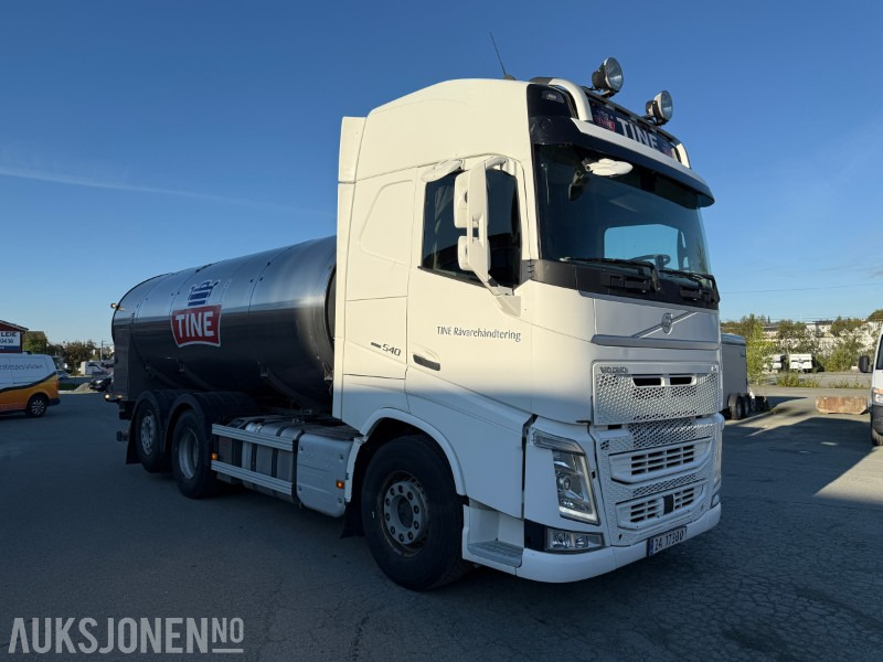 2016 Volvo FH540 6x2 – 458.000 km / 3-kammers tank / VBG hengerfeste - Грузовик-цистерна: фото 4 2016 Volvo FH540 6x2 – 458.000 km / 3-kammers tank / VBG hengerfeste - Грузовик-цистерна: фото 4
