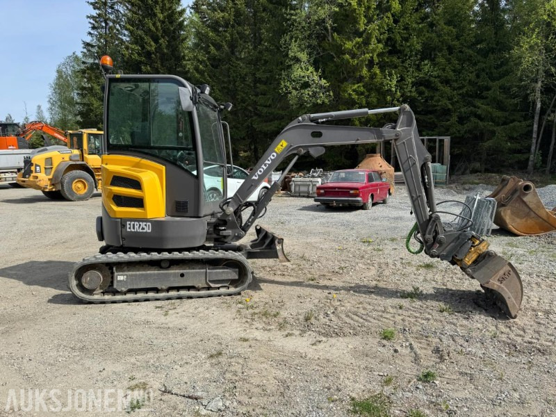 2017 Volvo ECR25D m/Engcon tiltrotator, SE-klype, 3 skuffer, vibroplate, 891 timer, Minigraver - Мини-экскаватор: фото 5 2017 Volvo ECR25D m/Engcon tiltrotator, SE-klype, 3 skuffer, vibroplate, 891 timer, Minigraver - Мини-экскаватор: фото 5