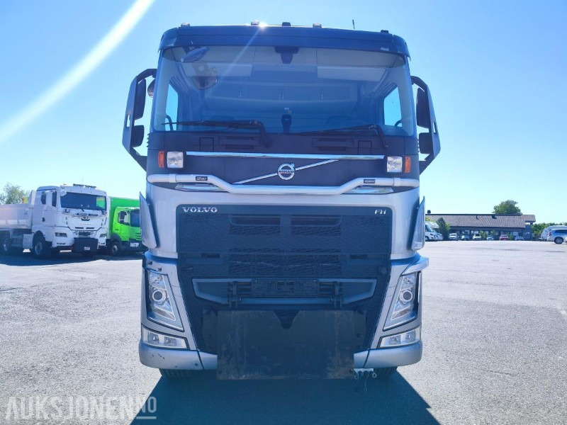 2017 Volvo FH 6x4 med Norslep dumperkasse – Tandemløft, brøyteopplegg og komplett tilhengeropplegg - Самосвал: фото 3 2017 Volvo FH 6x4 med Norslep dumperkasse – Tandemløft, brøyteopplegg og komplett tilhengeropplegg - Самосвал: фото 3