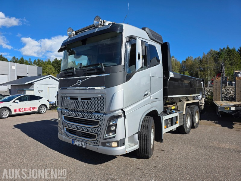 2017 Volvo FH16 tippbil med tipphenger + Maur bilpåbygg trippelkjerre - EURO6 - Nylig EU godkjent - Самосвал: фото 1 2017 Volvo FH16 tippbil med tipphenger + Maur bilpåbygg trippelkjerre - EURO6 - Nylig EU godkjent - Самосвал: фото 1