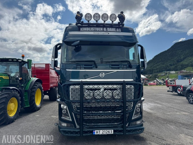 2018 Volvo FH16 8X4 Euro6 komplett tømmerbil med kran og henger. - Лесовоз: фото 2 2018 Volvo FH16 8X4 Euro6 komplett tømmerbil med kran og henger. - Лесовоз: фото 2