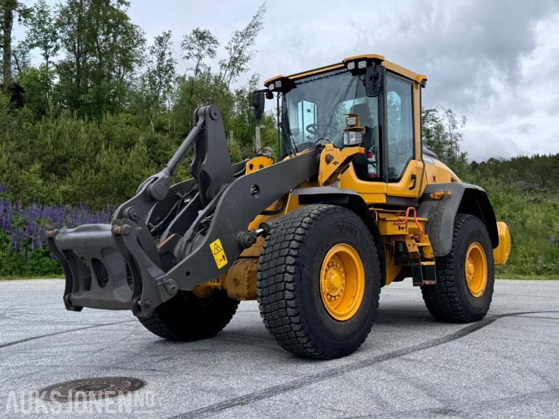 2018 Volvo L90H Hjullaster - Sentralsmøring - Hydraulisk redskapslås - Tilleggshydraulikk - Sertifiseres før salg - Колёсный погрузчик: фото 1 2018 Volvo L90H Hjullaster - Sentralsmøring - Hydraulisk redskapslås - Tilleggshydraulikk - Sertifiseres før salg - Колёсный погрузчик: фото 1
