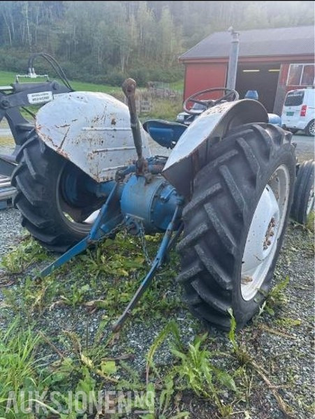 Ford dexta - Трактор: фото 5 Ford dexta - Трактор: фото 5