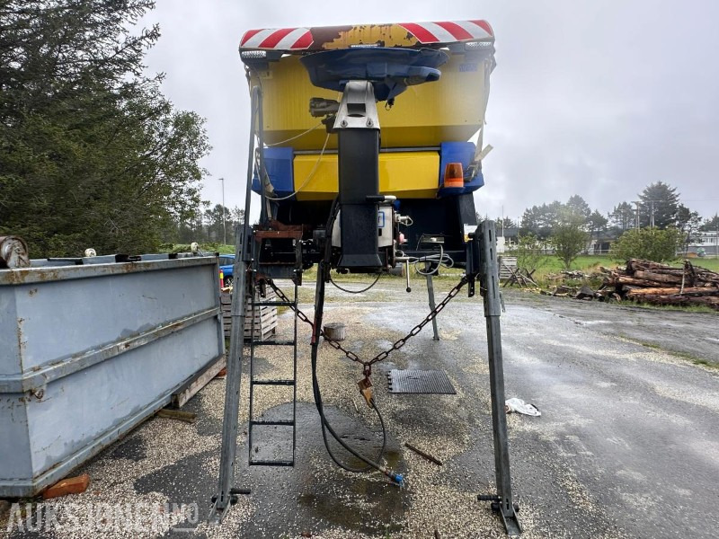 2015 Schmidt Stratos B90 sand/salt spreder lastebilmontert - 9 m3 kapasitet в лизинг 2015 Schmidt Stratos B90 sand/salt spreder lastebilmontert - 9 m3 kapasitet: фото 7