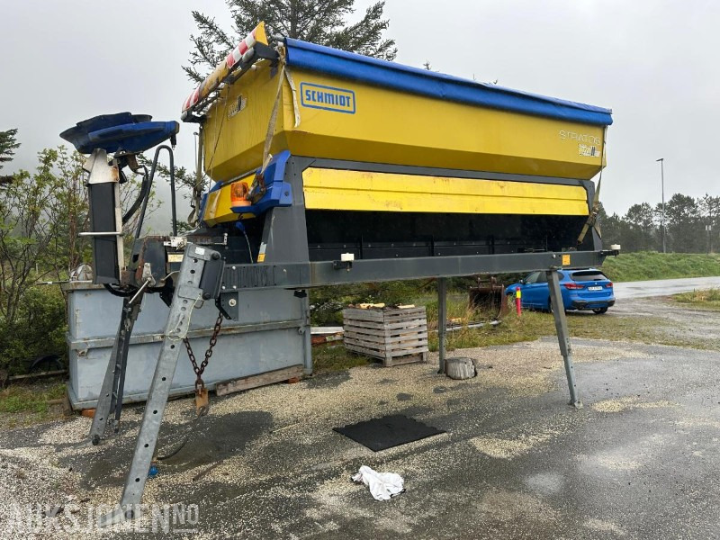 2015 Schmidt Stratos B90 sand/salt spreder lastebilmontert - 9 m3 kapasitet - Грузовик: фото 5 2015 Schmidt Stratos B90 sand/salt spreder lastebilmontert - 9 m3 kapasitet - Грузовик: фото 5