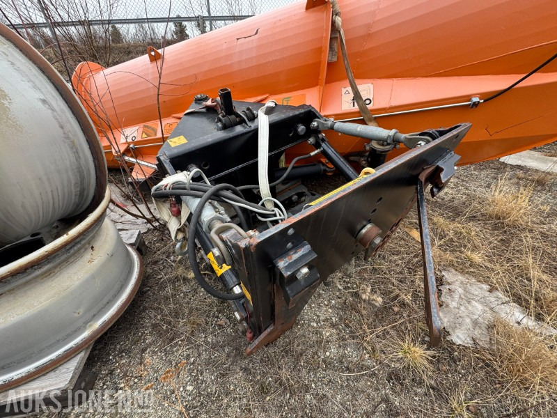 2015 Tellesfsdal HD45 3400 Høytkastene plog med sving - Грузовик: фото 3 2015 Tellesfsdal HD45 3400 Høytkastene plog med sving - Грузовик: фото 3