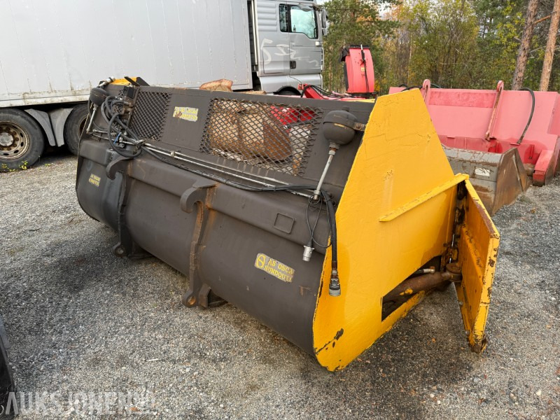 Klappvingeskuffe - BM feste - Ковш для погрузчика: фото 1 Klappvingeskuffe - BM feste - Ковш для погрузчика: фото 1