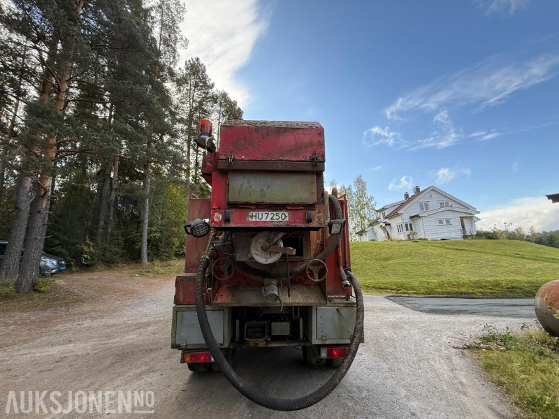 1986 Volvo FL10 Intercooler 6x2 med Müller Umwelttechnik slamsuger/spylepåbygg - Коммунальная/ Специальная техника: фото 4 1986 Volvo FL10 Intercooler 6x2 med Müller Umwelttechnik slamsuger/spylepåbygg - Коммунальная/ Специальная техника: фото 4